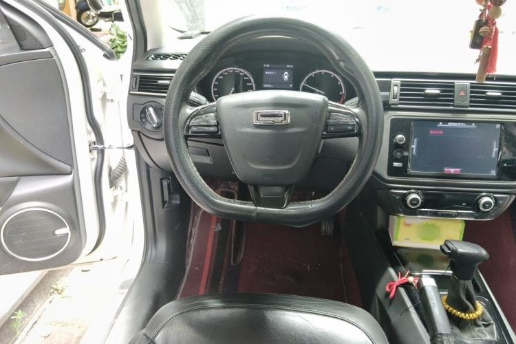 Used Qoros 3 2015 Urban SUV 1.6T Automatic Xuan Dong Party Edition Steering Wheel
