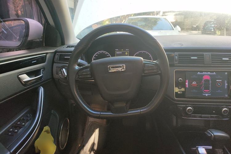 Used Qoros 3 2015 Urban SUV 1.6T Automatic Xuan Dong Party Edition Steering Wheel