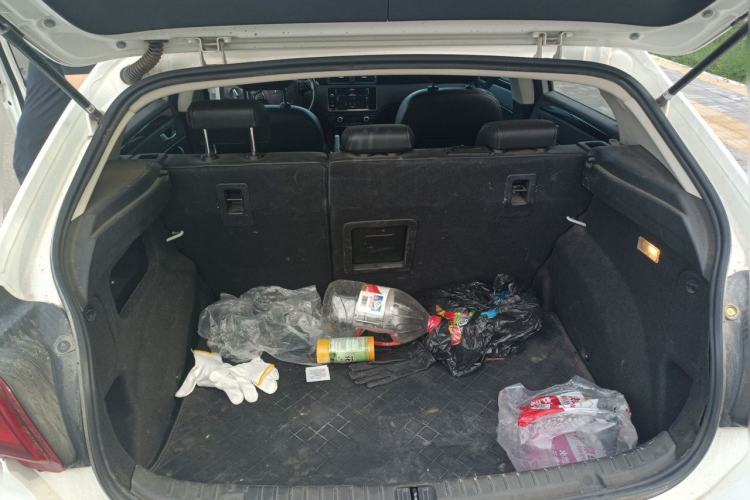 Used Qoros 3 2015 Urban SUV 1.6T Automatic Xuan Dong Party Edition Trunk