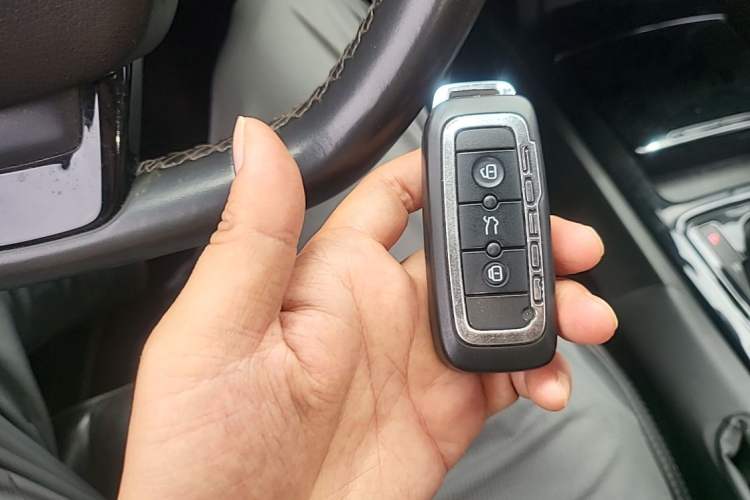 Used Qoros 3 2015 Sedan 1.6T Automatic ZhiZhen Enhanced Model Vehicle Key