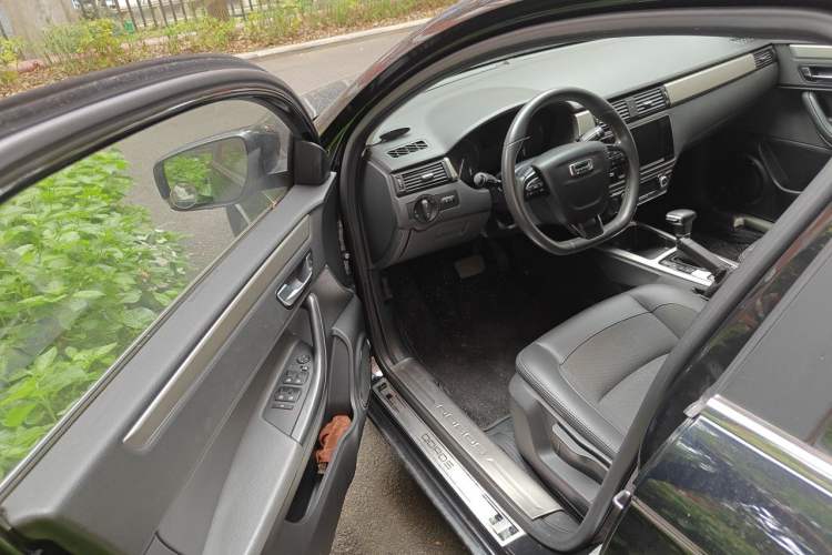 Used Qoros 3 2016 Sedan 1.6L Automatic Zhiyue Model Driver Seat