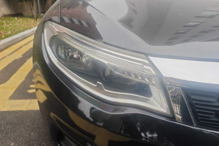 Used Qoros 3 2016 Sedan 1.6L Automatic Zhiyue Model Right Front Headlight