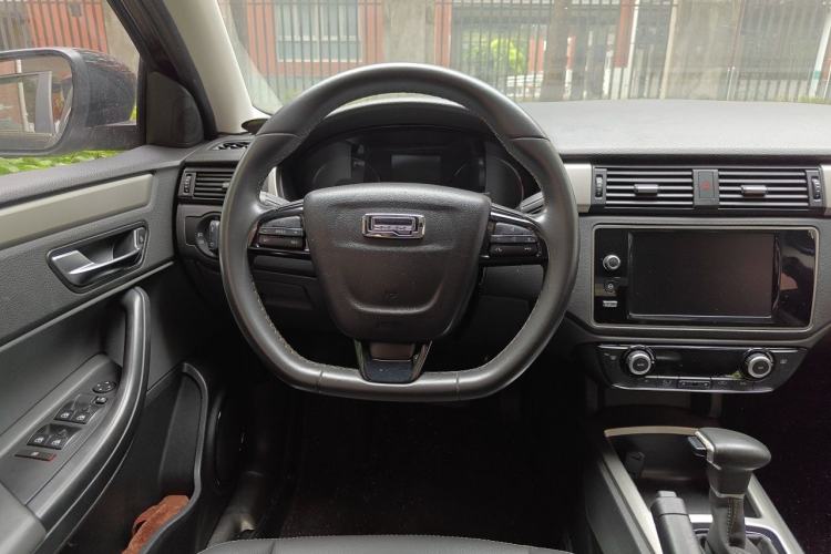 Used Qoros 3 2016 Sedan 1.6L Automatic Zhiyue Model Steering Wheel