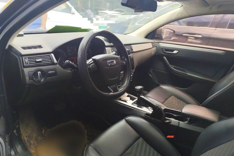 Used Qoros 3 2016 Hatchback 1.6T Automatic ZhiKu Model Driver Seat