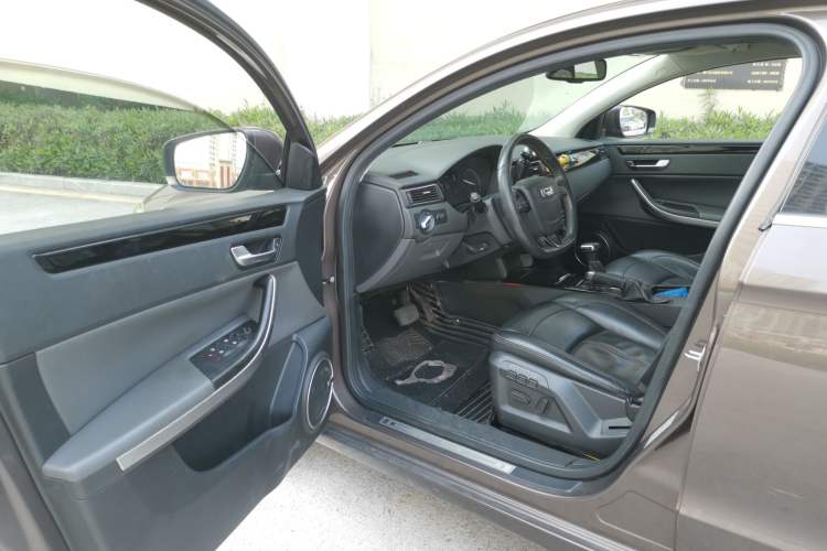 Used Qoros 3 2016 Sedan 1.6T Automatic ZhiZhen Model Driver Seat