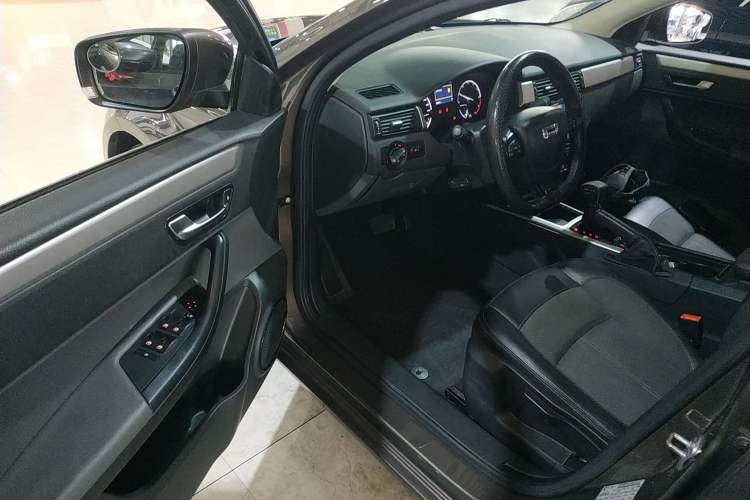 Used Qoros 3 2016 Sedan 1.6L Automatic Zhiyue Model Driver Seat