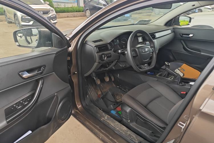 Used Qoros 3 2016 Sedan 1.6L Manual ZhiXiang Model Driver Seat