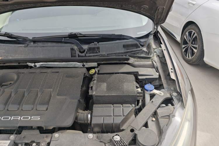 Used Qoros 3 2016 Hatchback 1.6T Automatic ZhiKu Model Engine Bay Left