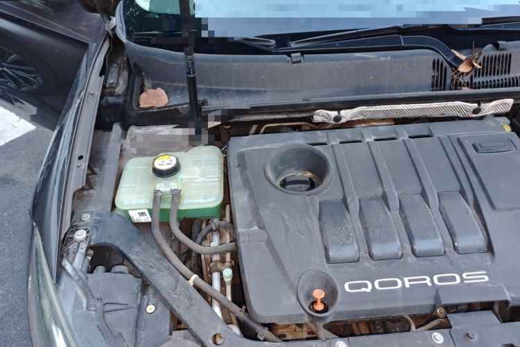 Used Qoros 3 2016 Hatchback 1.6T Automatic ZhiKu Model Engine Bay Right