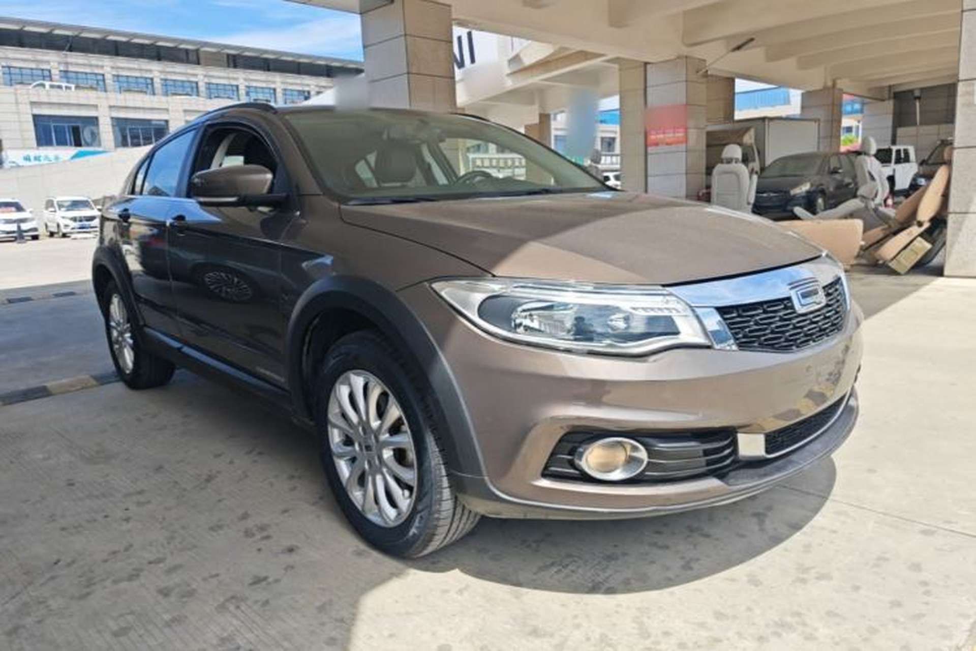 Used Qoros 3 2016 Urban SUV 1.6T Automatic Zhiyue Model Exterior 1