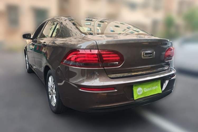 Used Qoros 3 2016 Sedan 1.6L Automatic Zhiyue Model Exterior 4