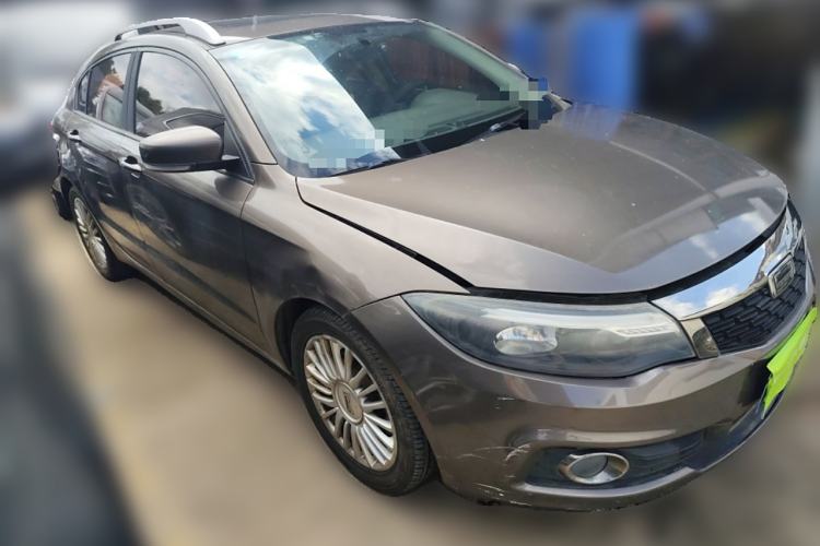 Used Qoros 3 2016 Hatchback 1.6T Automatic ZhiKu Model Front Right 45 Deg