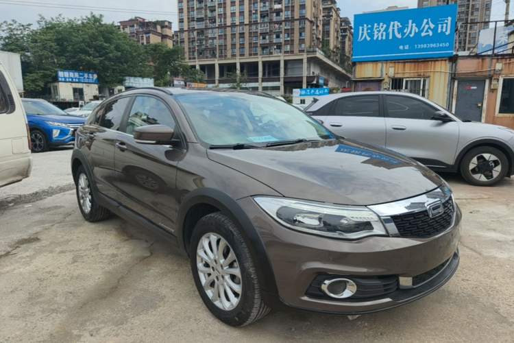 Used Qoros 3 2016 Urban SUV 1.6T Automatic Zhiyue Model Front Right 45 Deg