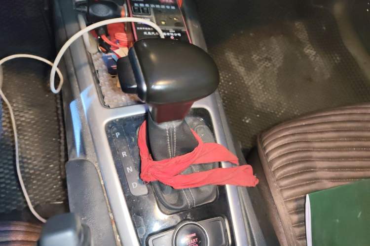 Used Qoros 3 2016 Sedan 1.6L Automatic Zhiyue Model Gear Lever