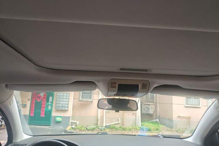 Used Qoros 3 2016 Sedan 1.6L Automatic Zhiyue Model Headliner