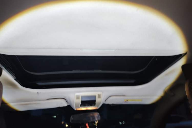 Used Qoros 3 2016 Sedan 1.6L Automatic Zhiyue Model Headliner