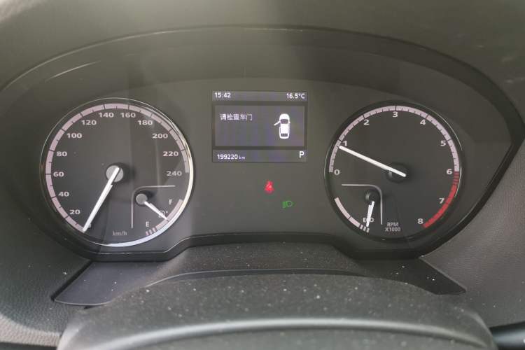 Used Qoros 3 2016 Sedan 1.6T Automatic ZhiZhen Model Instrument Cluster