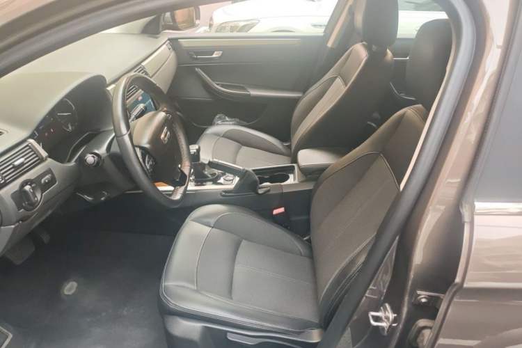Used Qoros 3 2016 Sedan 1.6L Automatic Zhiyue Model Interior 1