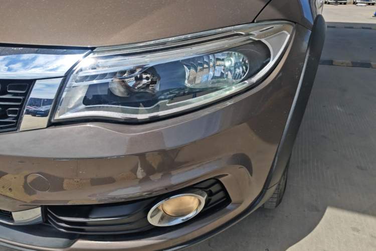 Used Qoros 3 2016 Urban SUV 1.6T Automatic Zhiyue Model Left Front Headlight