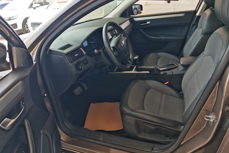 Used Qoros 3 2016 Urban SUV 1.6T Automatic Zhiyue Model Left Front Seat