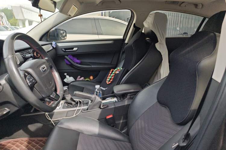 Used Qoros 3 2016 Hatchback 1.6T Automatic ZhiKu Model Left Front Seat