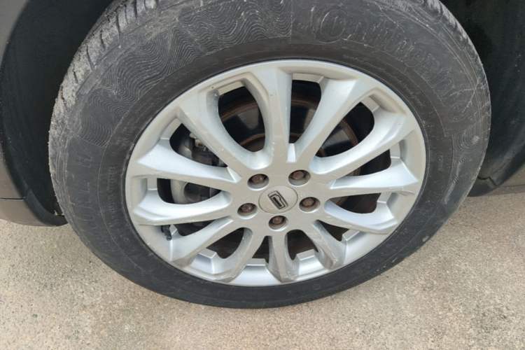 Used Qoros 3 2016 Urban SUV 1.6T Automatic Zhiyue Model Left Front Wheel Hub