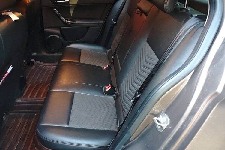 Used Qoros 3 2016 Hatchback 1.6T Automatic ZhiKu Model Left Rear Seat