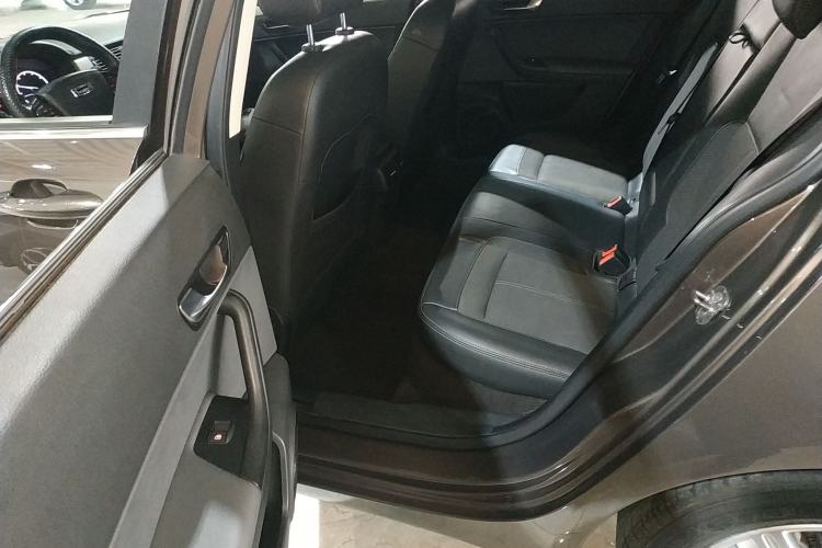 Used Qoros 3 2016 Sedan 1.6L Automatic Zhiyue Model Left Rear Seat