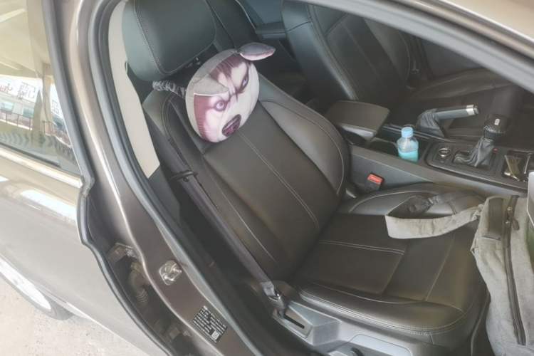 Used Qoros 3 2016 Sedan 1.6T Automatic ZhiZhen Model Right Front Seat