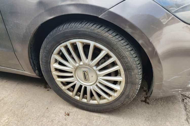 Used Qoros 3 2016 Hatchback 1.6T Automatic ZhiKu Model Right Front Wheel Hub