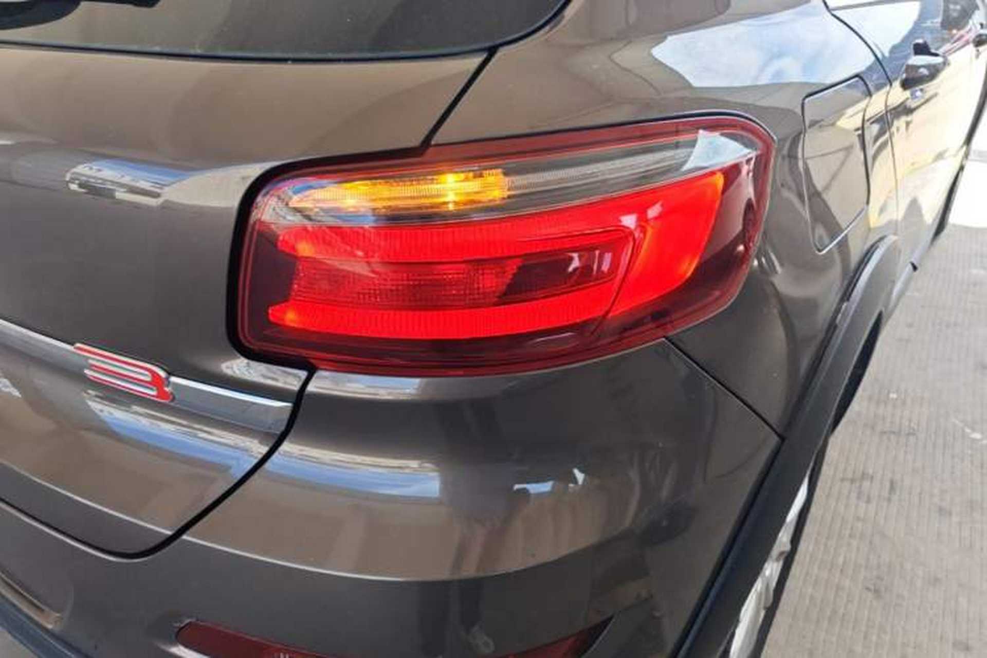 Used Qoros 3 2016 Urban SUV 1.6T Automatic Zhiyue Model Right Rear Taillight