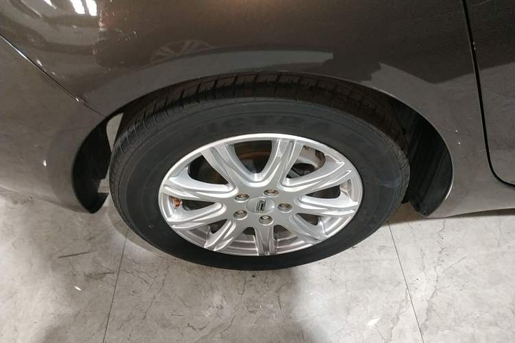 Used Qoros 3 2016 Sedan 1.6L Automatic Zhiyue Model Right Rear Wheel Hub