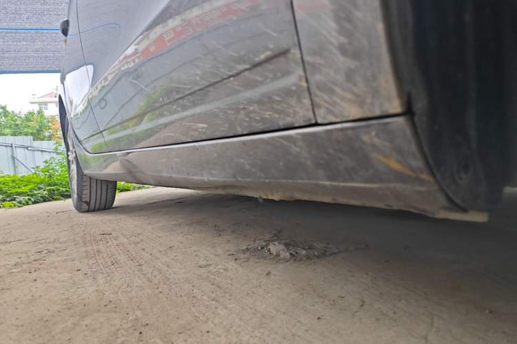 Used Qoros 3 2016 Sedan 1.6L Manual ZhiXiang Model Right Side Sill