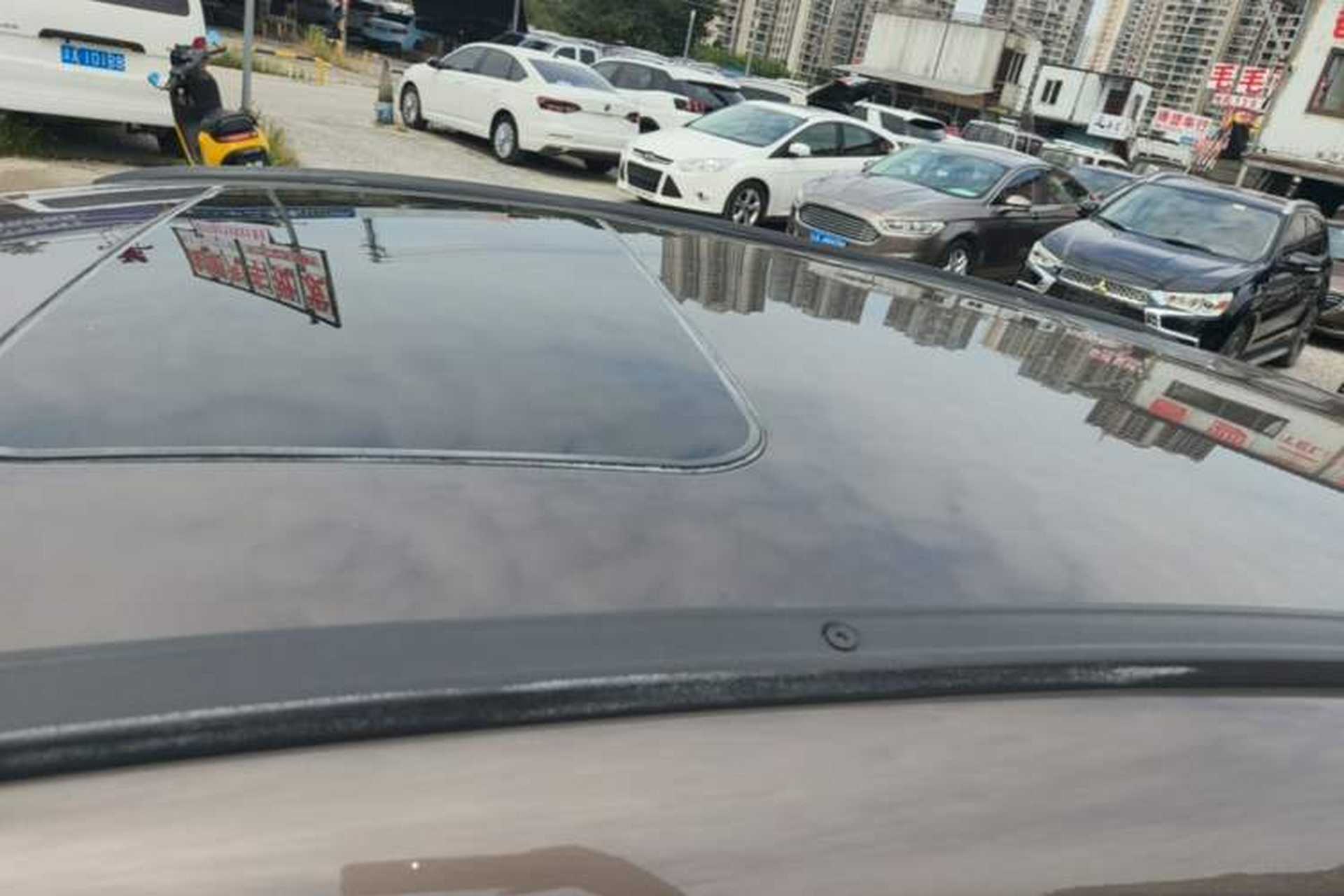 Used Qoros 3 2016 Urban SUV 1.6T Automatic Zhiyue Model Roof