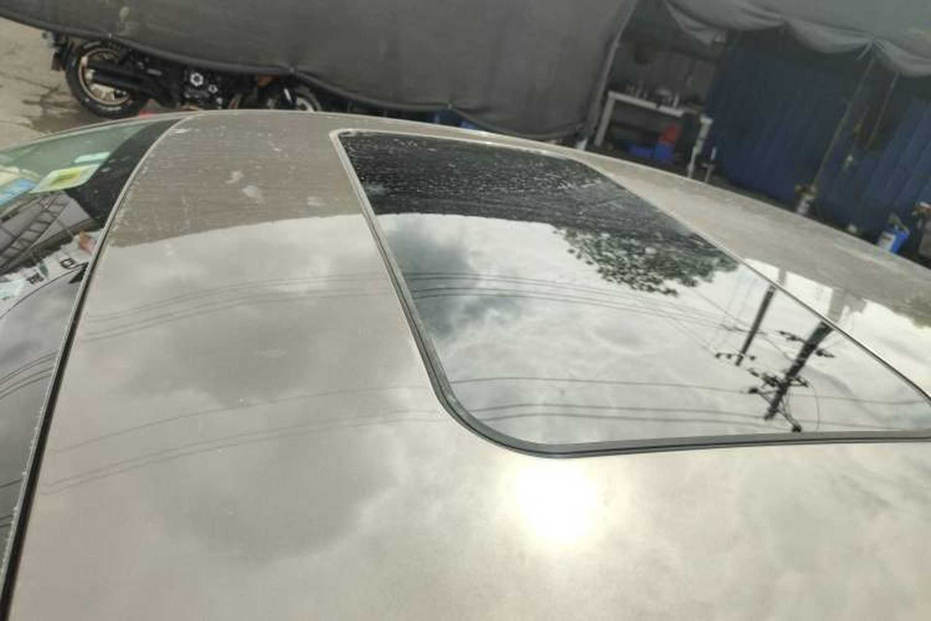 Used Qoros 3 2016 Sedan 1.6T Automatic ZhiZhen Model Roof