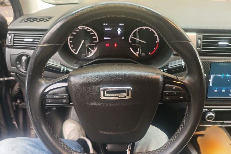 Used Qoros 3 2016 Sedan 1.6L Automatic Zhiyue Model Steering Wheel