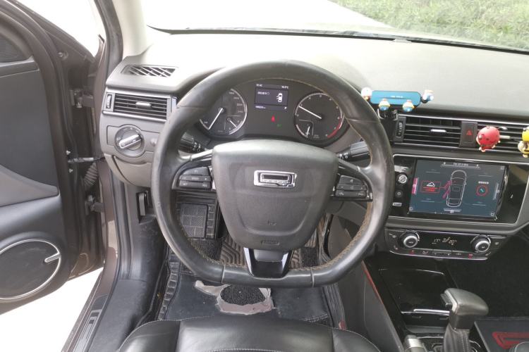 Used Qoros 3 2016 Sedan 1.6T Automatic ZhiZhen Model Steering Wheel