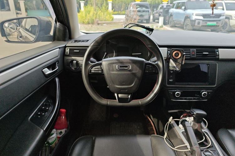 Used Qoros 3 2016 Hatchback 1.6T Automatic ZhiKu Model Steering Wheel