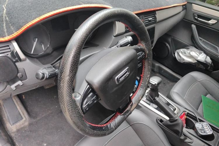 Used Qoros 3 2016 Sedan 1.6L Automatic Zhiyue Model Steering Wheel