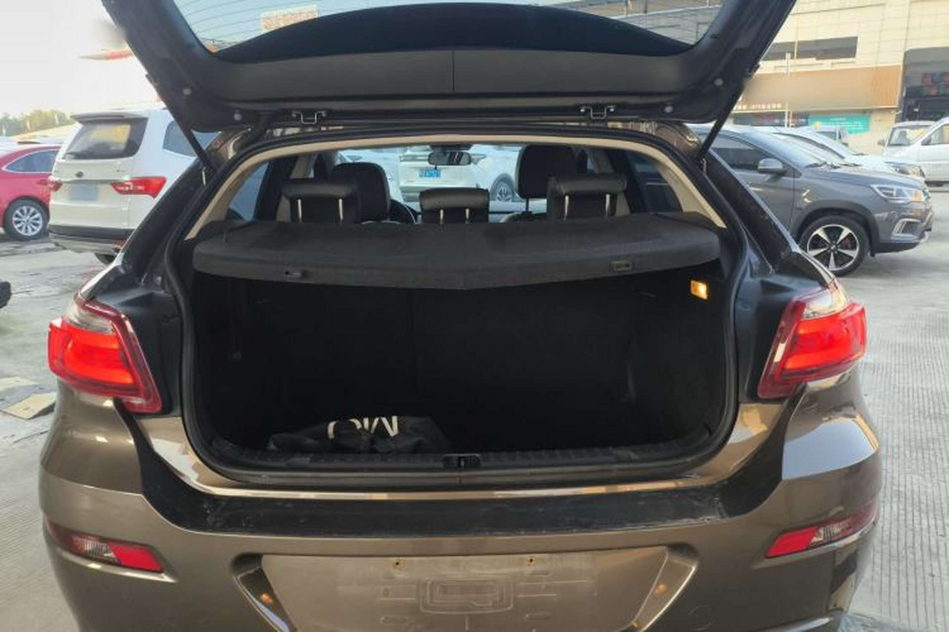 Used Qoros 3 2016 Hatchback 1.6T Automatic ZhiKu Model Trunk