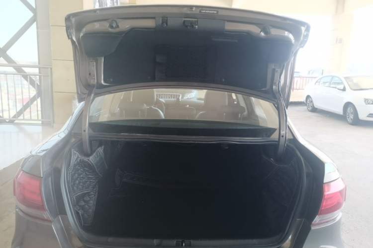 Used Qoros 3 2016 Sedan 1.6T Automatic ZhiZhen Model Trunk