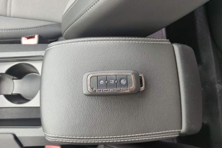 Used Qoros 3 2016 Urban SUV 1.6T Automatic Zhiyue Model Vehicle Key