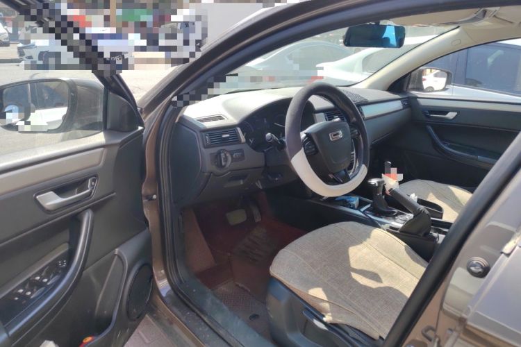 Used Qoros 3 2016 Urban SUV 1.6T Automatic Zhiyue Model Driver Seat