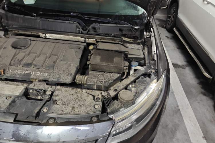 Used Qoros 3 2016 Sedan 1.6T Automatic ZhiZhen Model Engine Bay Left