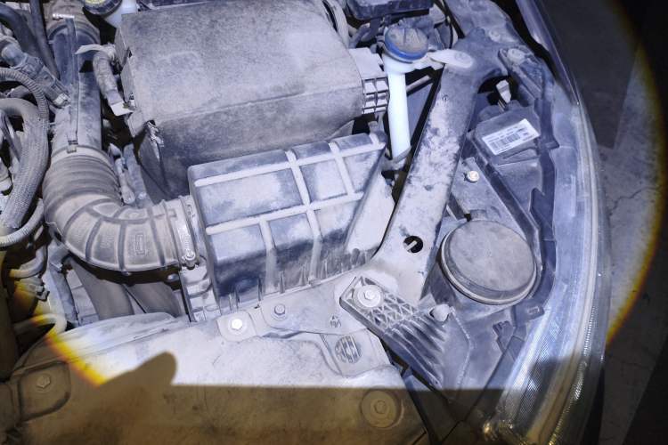 Used Qoros 3 2016 Urban SUV 1.6T Automatic Zhiyue Model Engine Bay Left