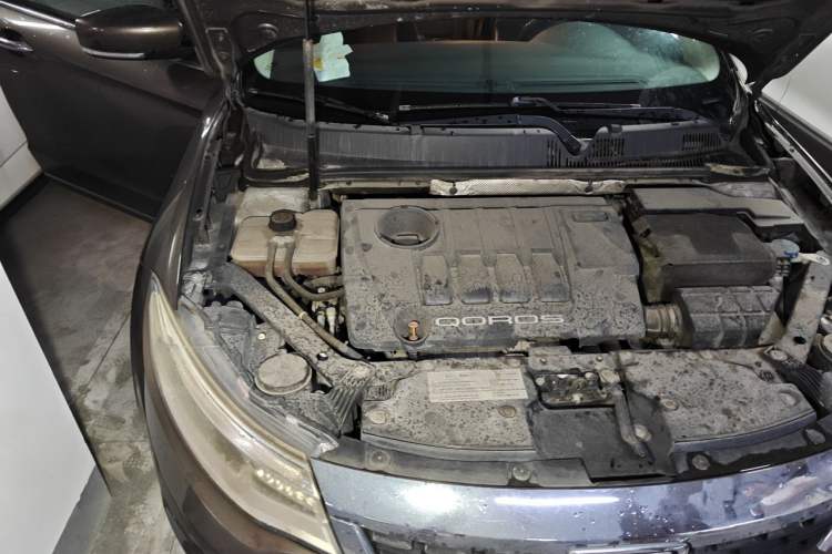 Used Qoros 3 2016 Sedan 1.6T Automatic ZhiZhen Model Engine Bay Right