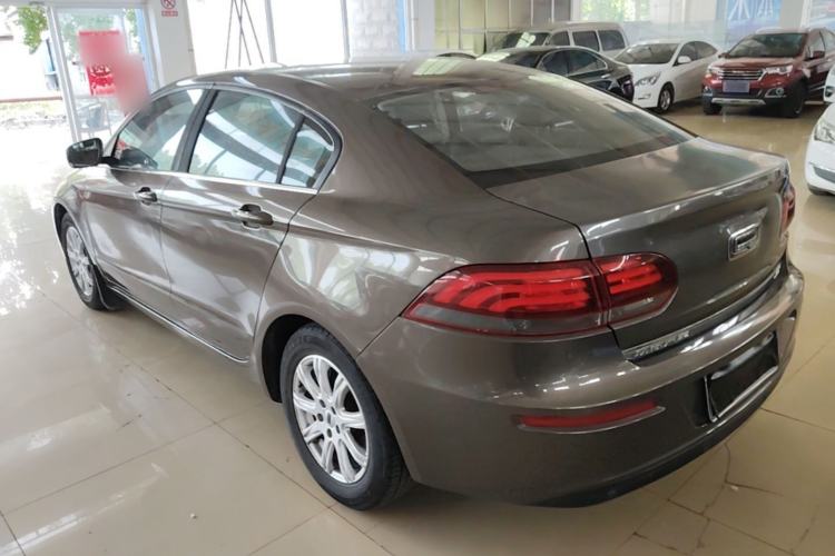 Used Qoros 3 2016 Sedan 1.6L Automatic Zhiyue Model Exterior 2