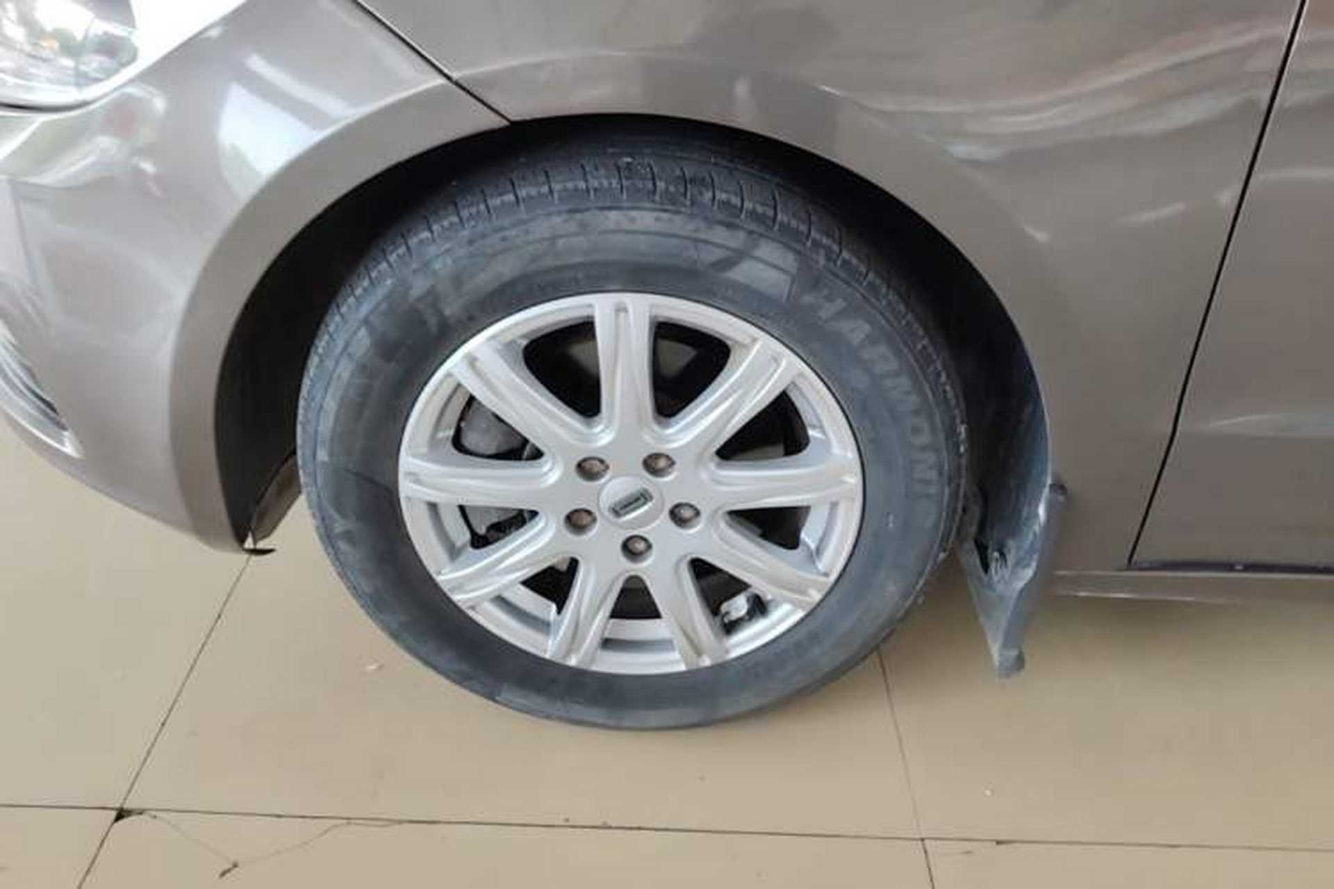 Used Qoros 3 2016 Sedan 1.6L Automatic Zhiyue Model Exterior 4