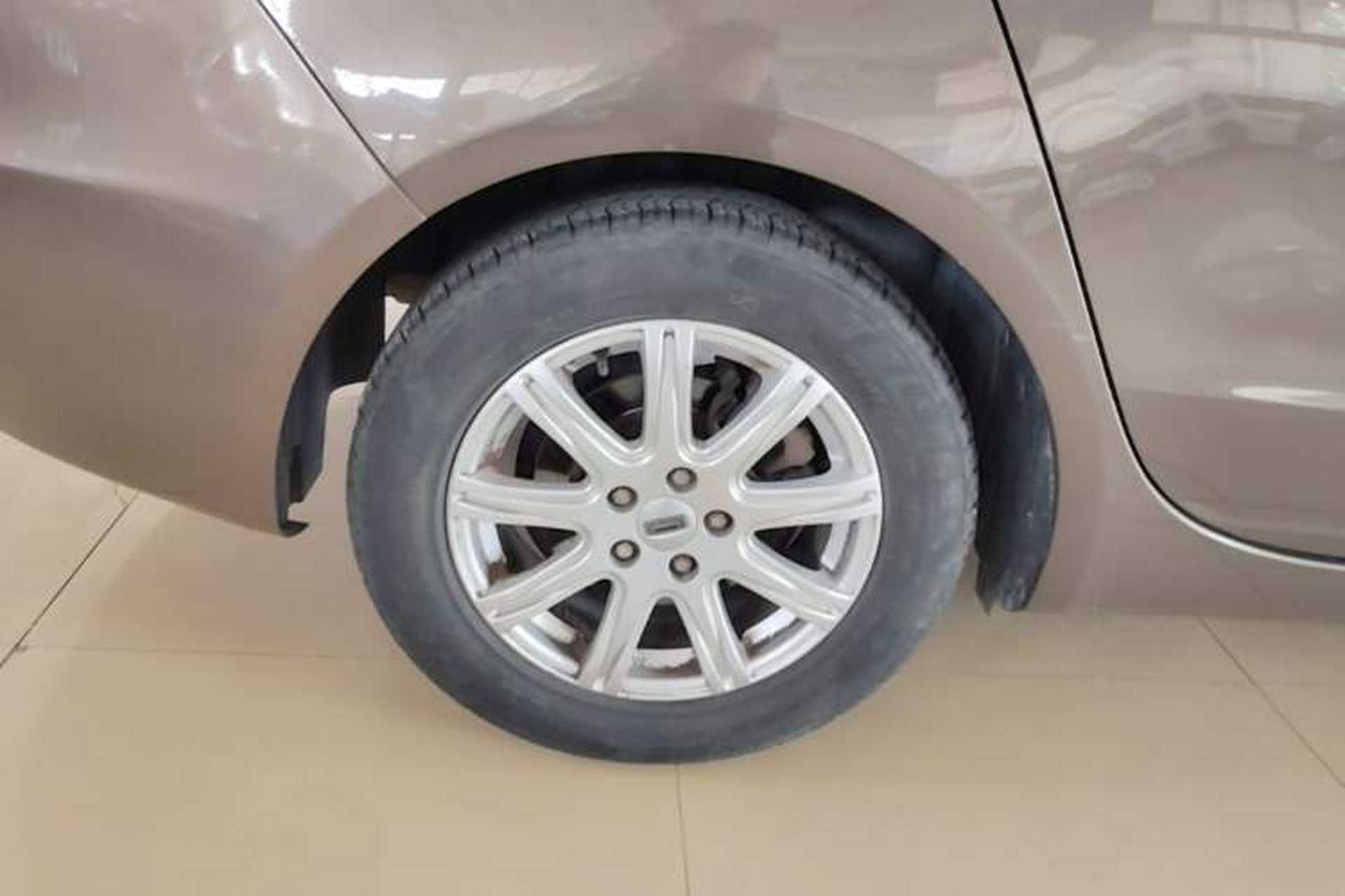 Used Qoros 3 2016 Sedan 1.6L Automatic Zhiyue Model Exterior 5