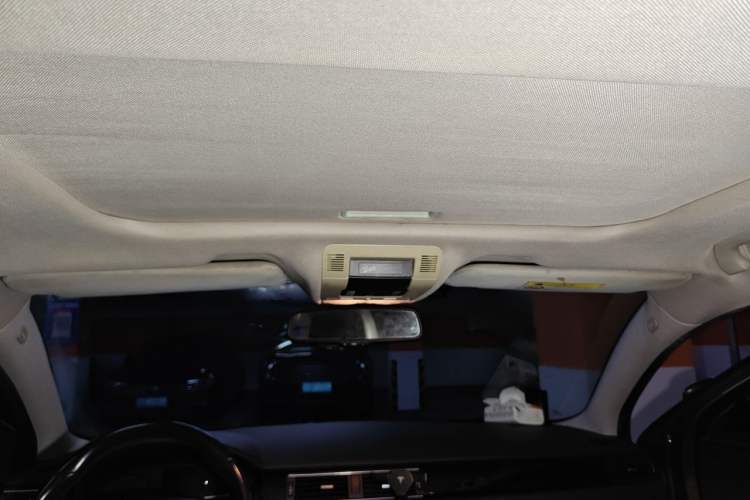 Used Qoros 3 2016 Sedan 1.6T Automatic ZhiZhen Model Headliner